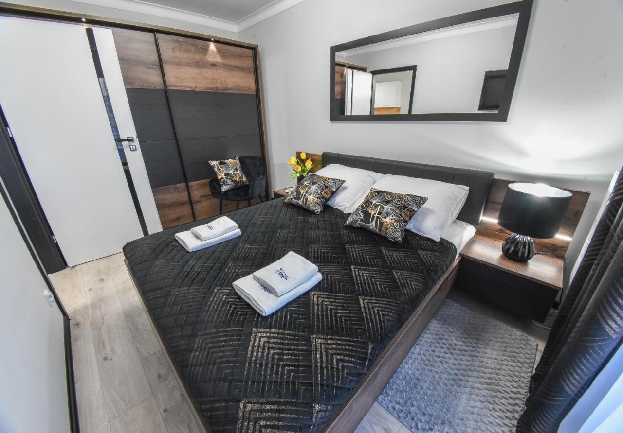 Sun Towers - Apartamenty Bryza - Apartamenty Z Parkingiem ชวีโนวิชแจ ภายนอก รูปภาพ