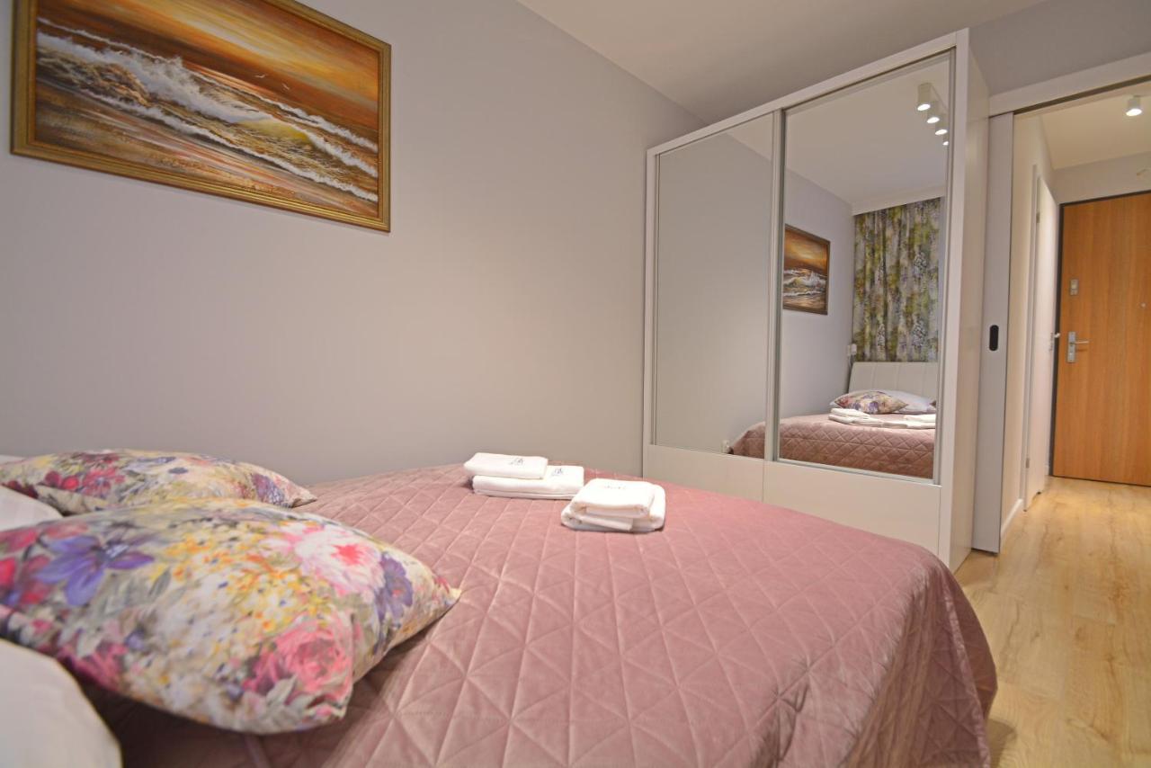 Sun Towers - Apartamenty Bryza - Apartamenty Z Parkingiem ชวีโนวิชแจ ภายนอก รูปภาพ
