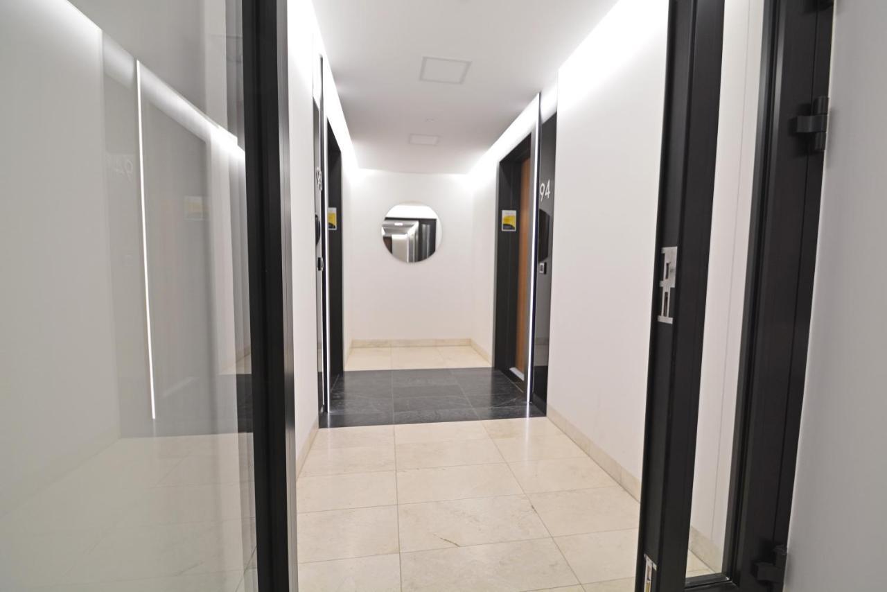 Sun Towers - Apartamenty Bryza - Apartamenty Z Parkingiem ชวีโนวิชแจ ภายนอก รูปภาพ