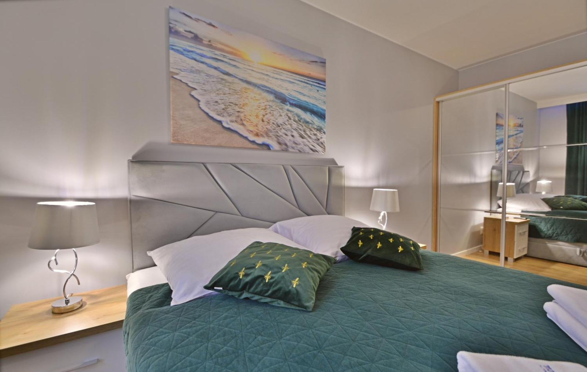 Sun Towers - Apartamenty Bryza - Apartamenty Z Parkingiem ชวีโนวิชแจ ภายนอก รูปภาพ