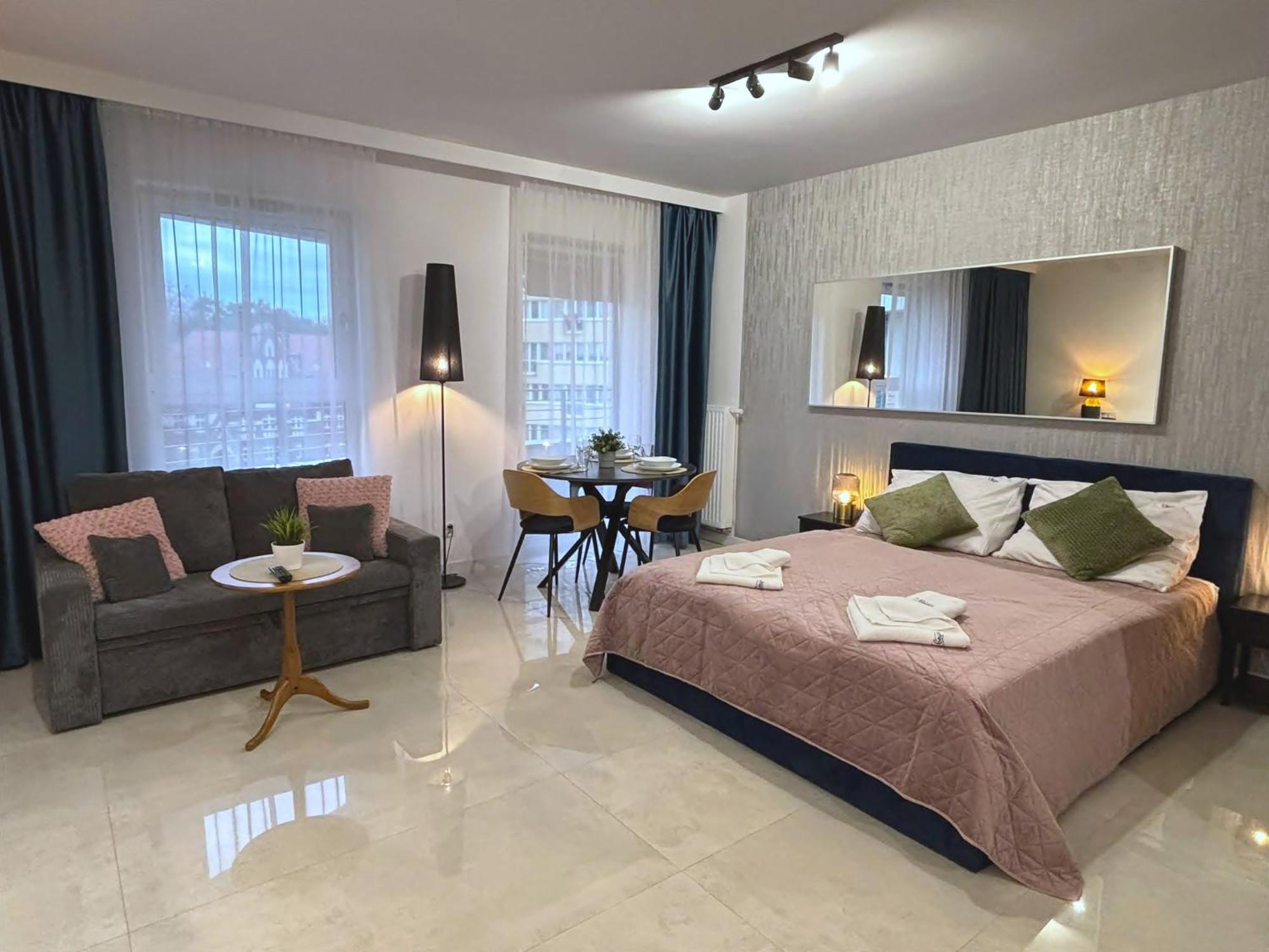 Sun Towers - Apartamenty Bryza - Apartamenty Z Parkingiem ชวีโนวิชแจ ภายนอก รูปภาพ