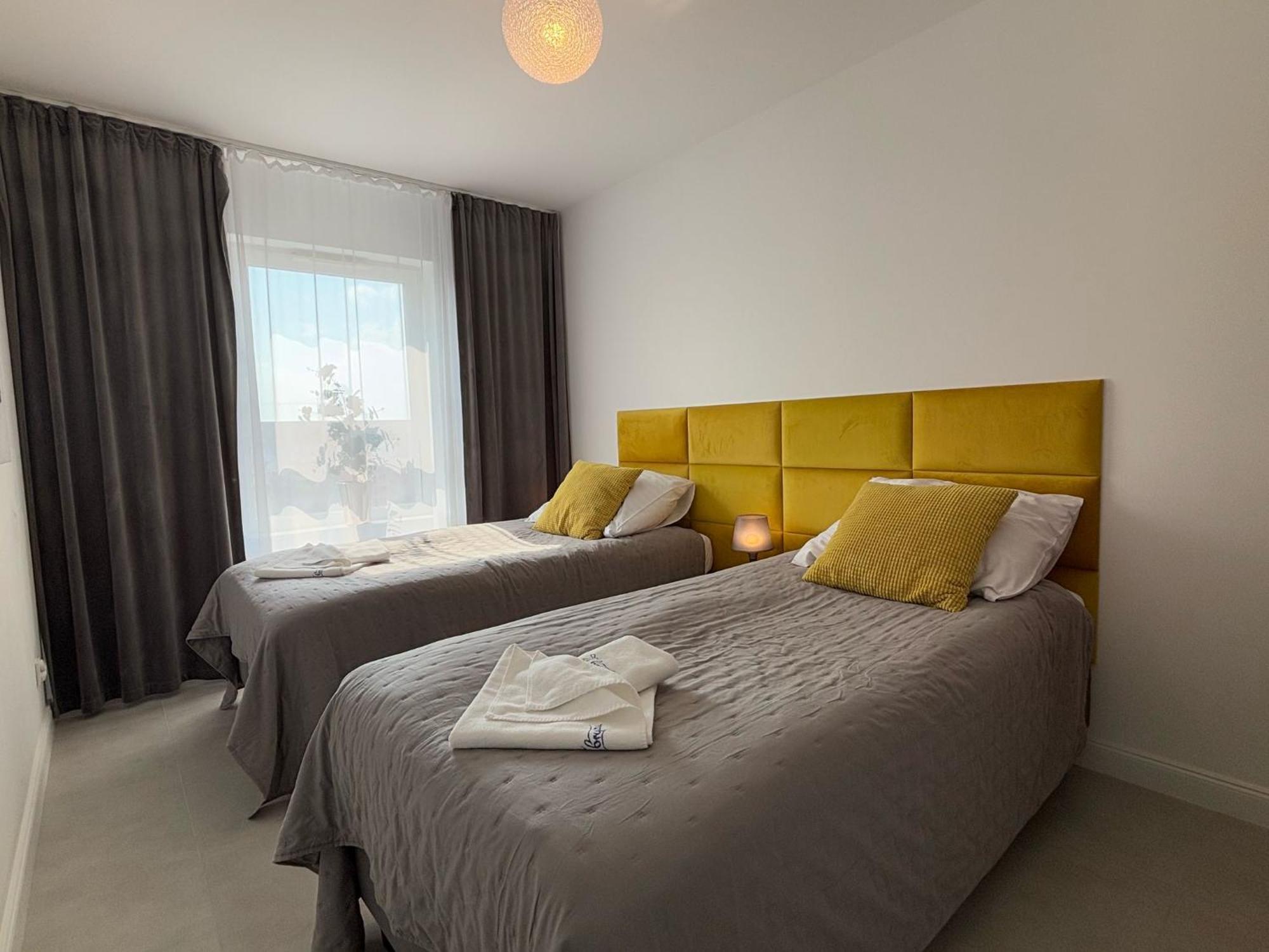 Sun Towers - Apartamenty Bryza - Apartamenty Z Parkingiem ชวีโนวิชแจ ภายนอก รูปภาพ